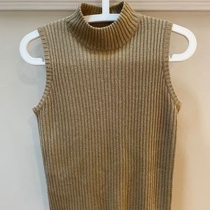 Sleeveless, mock-turtleneck Gold Sparkly top, size small